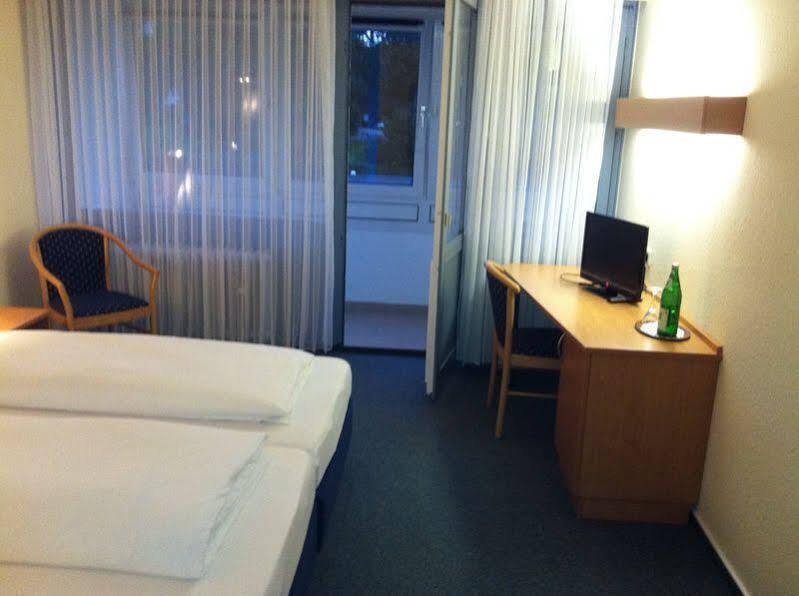 Stadthotel バート・ファリングボステル エクステリア 写真